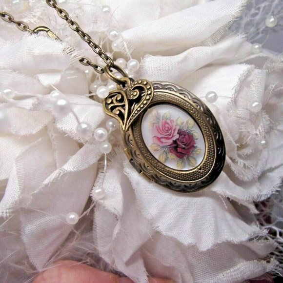 Rose Antique Gold Memorial locket Urn Necklace NEW - Picture 7 of 9
